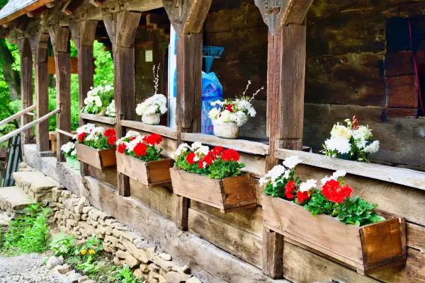 build-wooden-planter-box